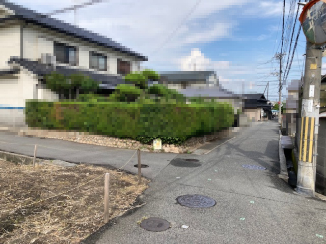 茨木市上穂積２丁目築条件付売土地の前面道路含む現地写真