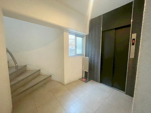 ニュー大阪ハイツのロビー