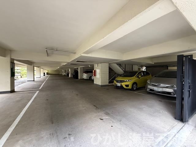 茅ヶ崎ガーデンハウス16の駐車場|敷地内駐車場