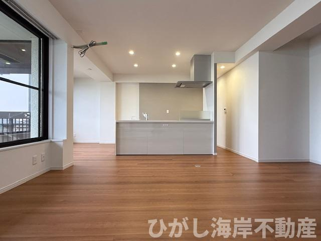 茅ヶ崎ガーデンハウス16の居間・リビング|新規リフォーム完了！　21.7帖　LDK