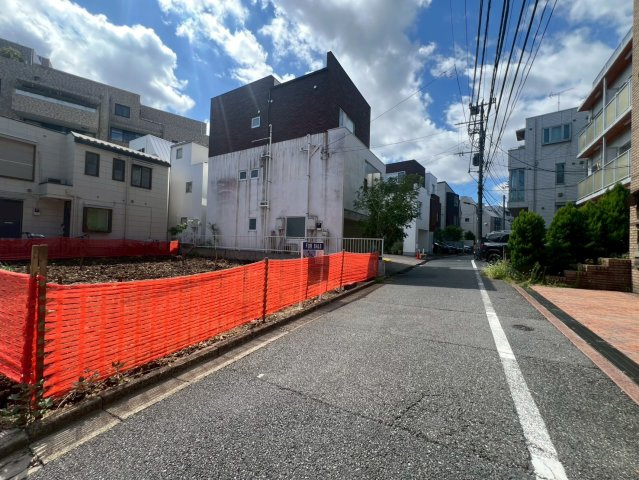 11/13　価格変更の前面道路含む現地写真|公道側前面道路です。