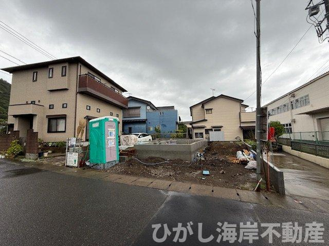 大磯町高麗1丁目　新築戸建の外観|8月10日撮影　建築中　現地外観