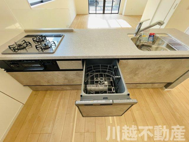 川越駅徒歩圏内　南西道路で日当たり良好のキッチン|こちらにお電話ください0120-665-772