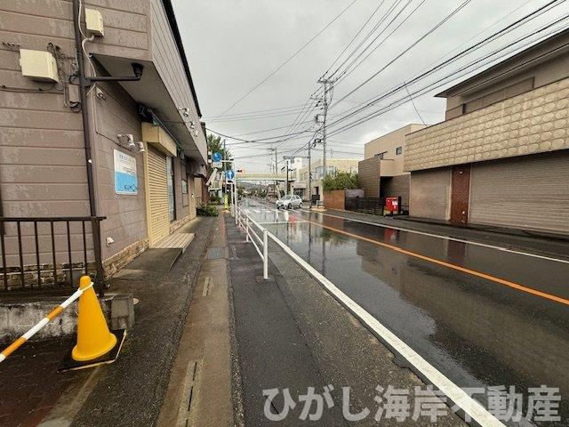 大磯町月京　中古戸建の前面道路含む現地写真|現地外観