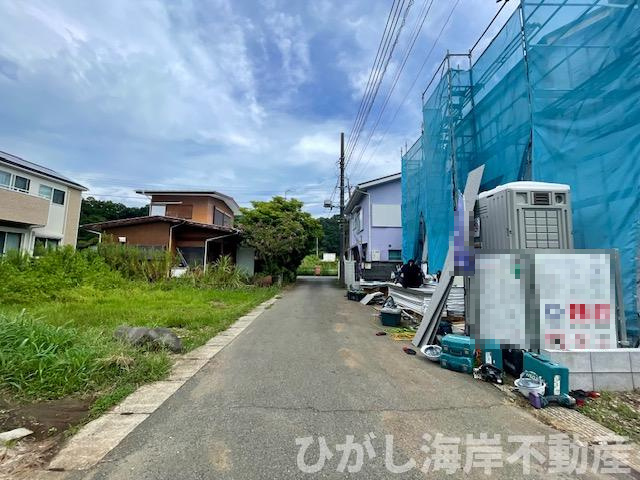 中郡大磯町生沢　新築戸建　の前面道路含む現地写真|9月14日撮影　建築中　現地外観