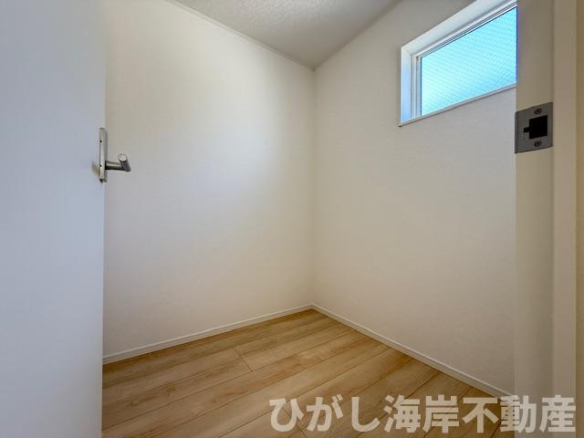 平塚市東真土１丁目　新築戸建　全４棟の設備|2帖　サービスルーム