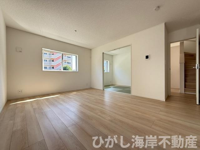 平塚市東真土１丁目　新築戸建　全４棟の居間・リビング|15.5帖　LDK