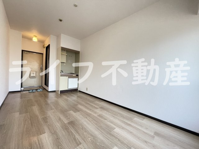 ピースハイツ長堂A棟の居間・リビング|おしゃれなリビングです