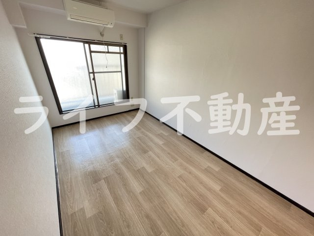 ピースハイツ長堂A棟の居間・リビング|ゆったりとした居間です