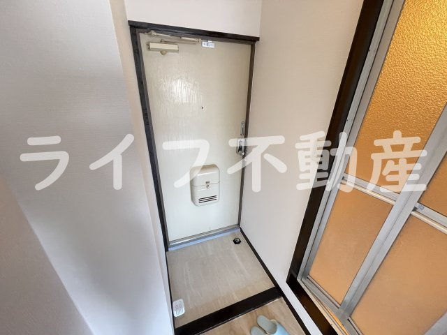 ピースハイツ長堂A棟の玄関|シンプルで使いやすい玄関です