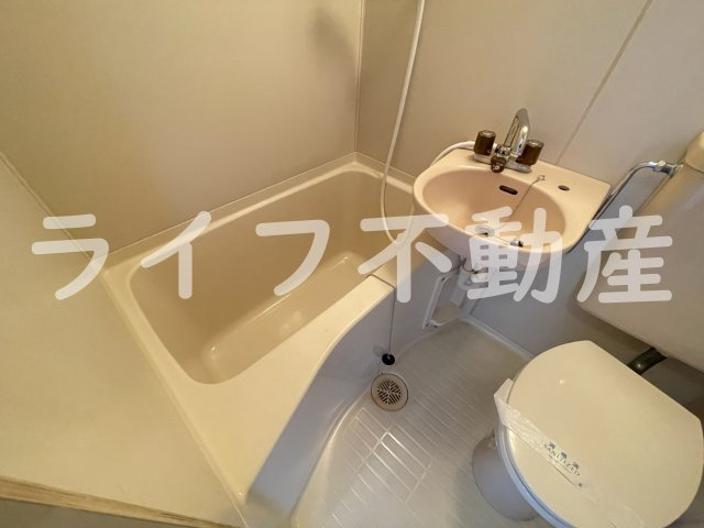 ピースハイツ長堂A棟の浴室|ゆったり過ごせるお風呂です