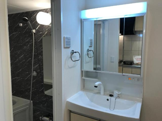 ミ・ルーチェの洗面所|洗髪洗面化粧台