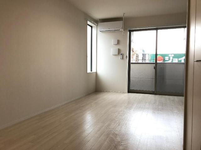 ミ・ルーチェの居間・リビング|洋室