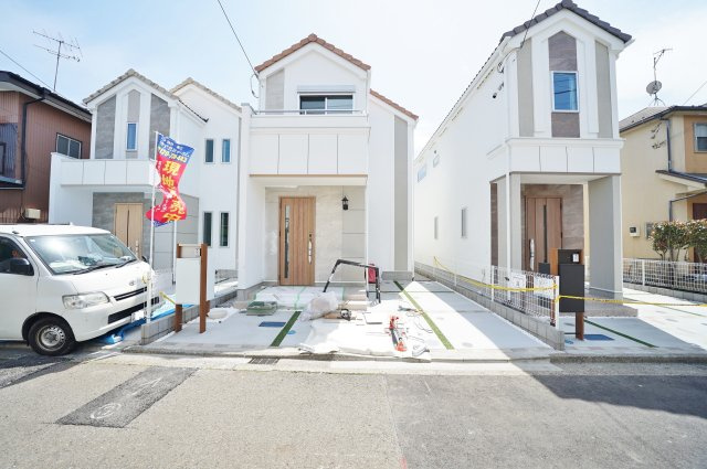 【宮沢2丁目】デザイン性の高い新築戸建｜16帖以上LDK×南向きで陽当たり良好｜パントリー・小屋裏収納付