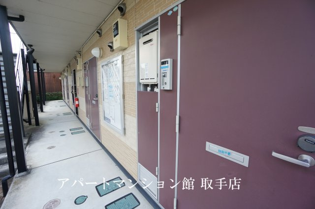 レオパレスISLANDⅡの玄関