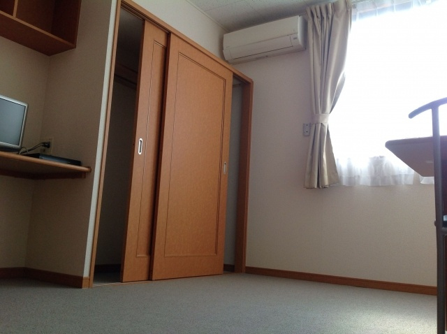 レオパレスISLANDⅡの居間・リビング|画像3