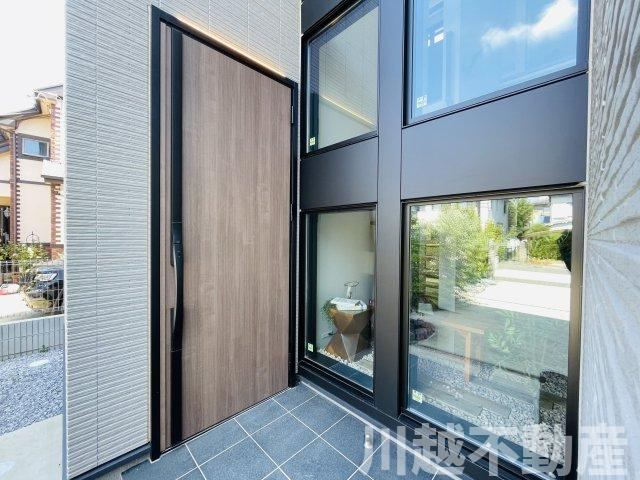 注文住宅のお手本になった展示場を家具付きフル装備で！の玄関|物件の詳細についてもお気軽にお電話ください
