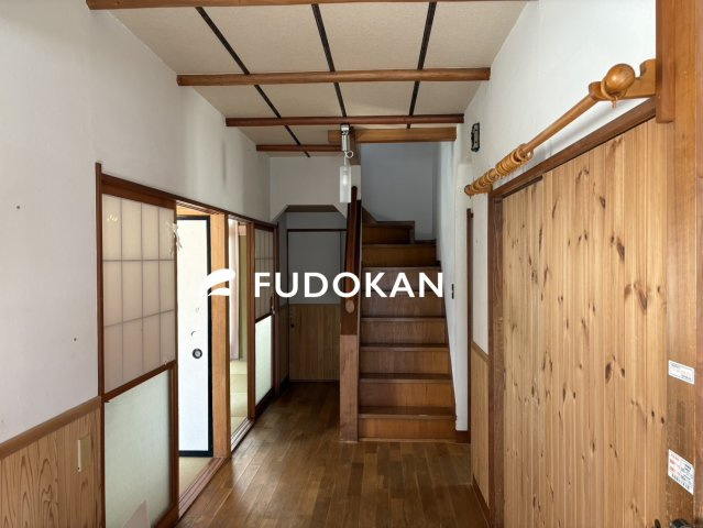 天童市本町二丁目【中古住宅】の玄関|玄関、廊下です。