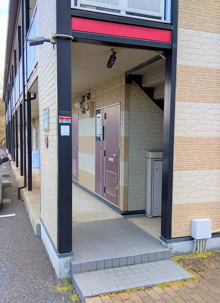 レオパレス沼南5のエントランス|建物の内部です