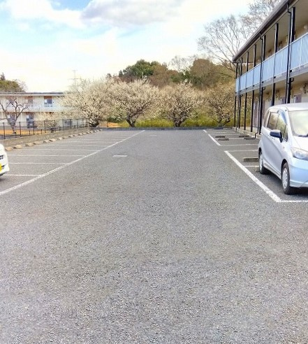 レオパレス沼南5の駐車場|車をお持ちの方に嬉しい駐車場付きの物件です