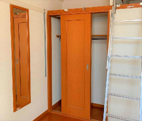 レオパレスハポネスの収納