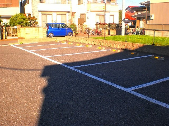 レオパレス匠の駐車場|画像6