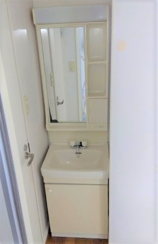 レオパレスエミネンスの独立洗面台