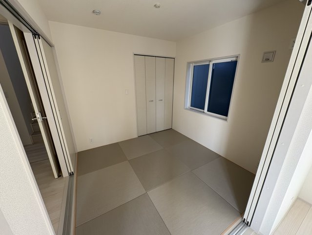 秦野市下大槻新築戸建て　2号棟の独立洗面台|朝の支度にも助かる、独立の洗髪洗面化粧台