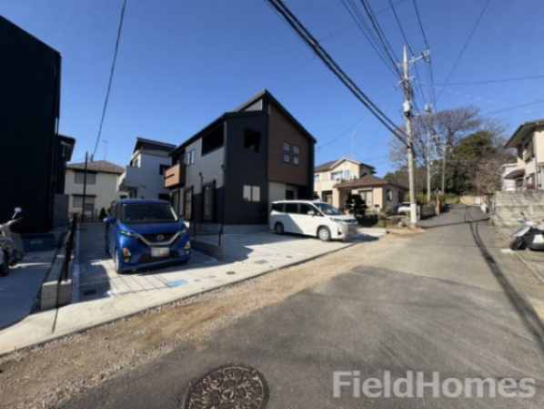 秦野市下大槻新築戸建て　2号棟の前面道路含む現地写真|前面道路含む現地写真です。