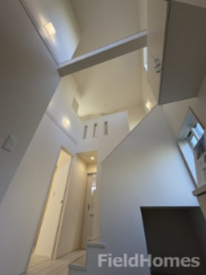 秦野市下大槻新築戸建て　2号棟の居間・リビング|こちらのリビングで趣味の時間をお楽しみください