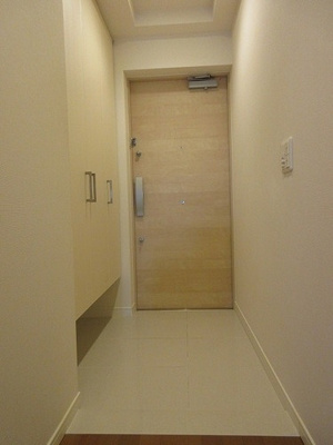 【玄関】 | ネバーランド阿倍野西田辺 | 玄関　※前回募集時／２０２２年６月の写真