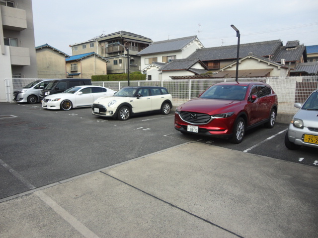 ライフステージ香芝桜道の駐車場