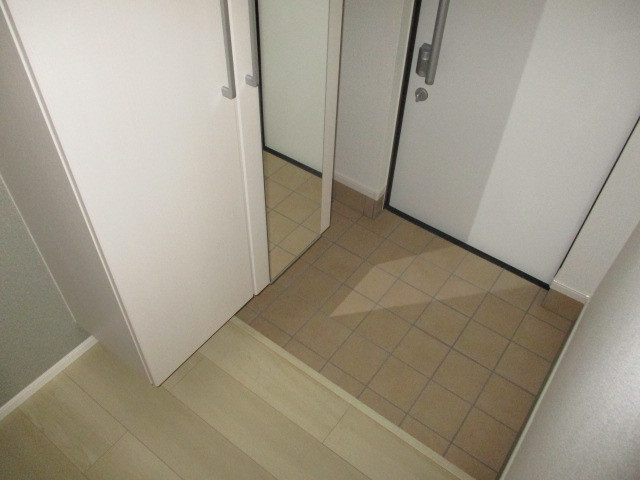 フラワーコートの玄関