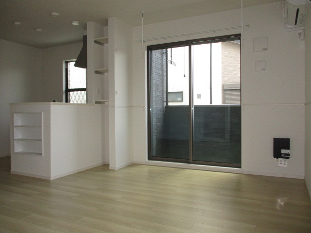 フラワーコートの居間・リビング