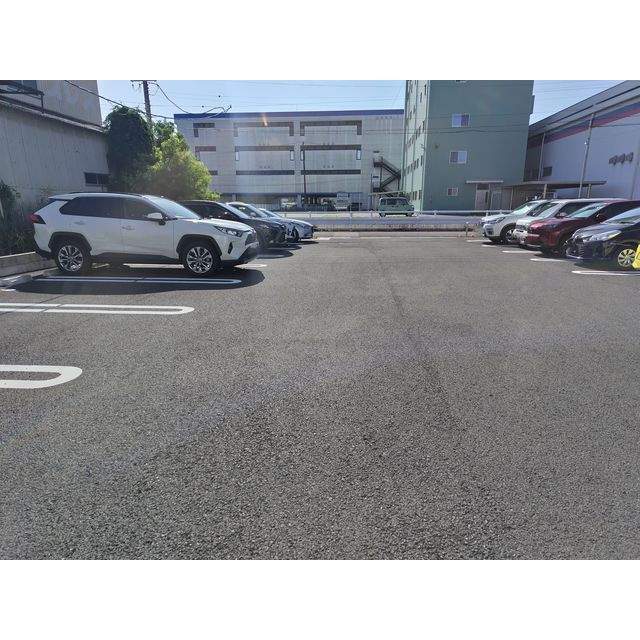 メゾン　ミネットの駐車場