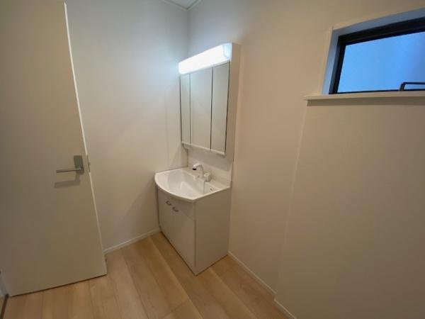 【独立洗面台】