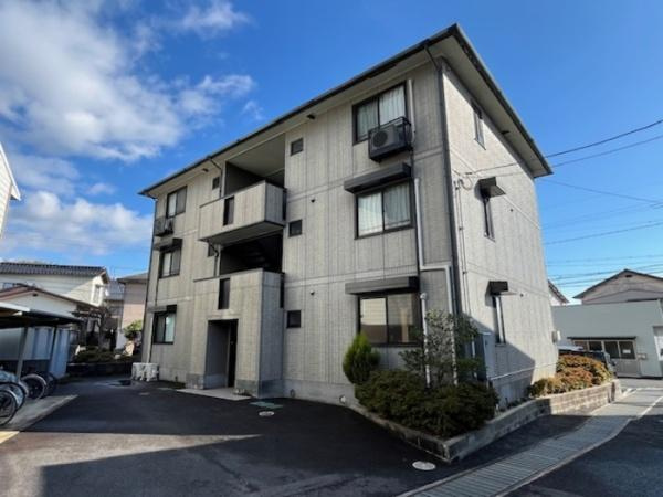 松江市上乃木６丁目のアパート