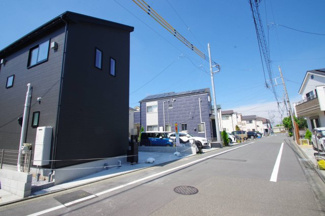 【前面道路含む現地写真】