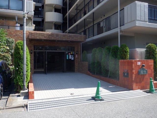 グリーンパーク王子のエントランス