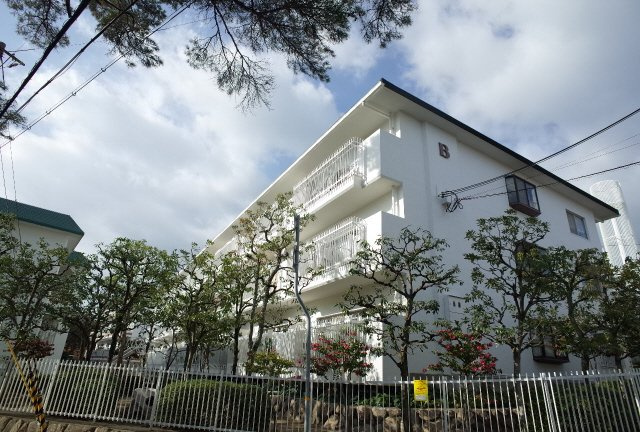 御影野村ハイツB棟