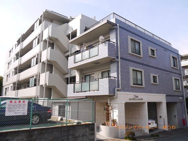 【外観】 | セザール赤塚ガーデン | モダンでスタイリッシュな印象を与えるグレーを基調とした外観。