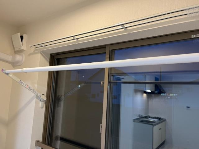 ウエストウイングⅣのキッチン|物干し竿