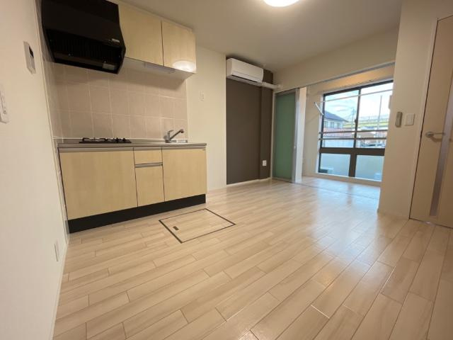 ウエストウイングⅣの居間・リビング|洋室