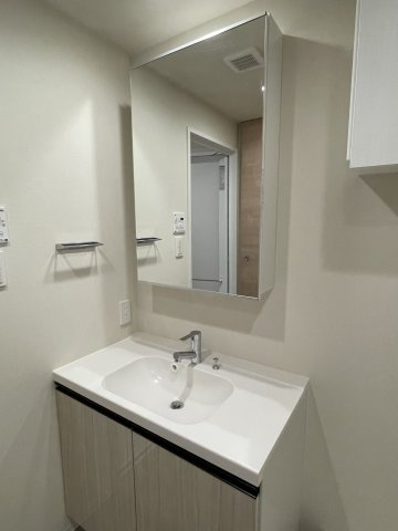 プラウドフラット日暮里の独立洗面台