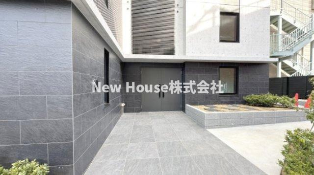 レオーネ早稲田のエントランス