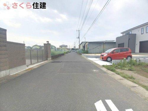 いろどりアイタウン栃木市藤岡町藤岡22-P9　1号棟の前面道路含む現地写真|前面道路６ｍ！！　ラクラク駐車！！！