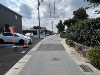 【前面道路含む現地写真】