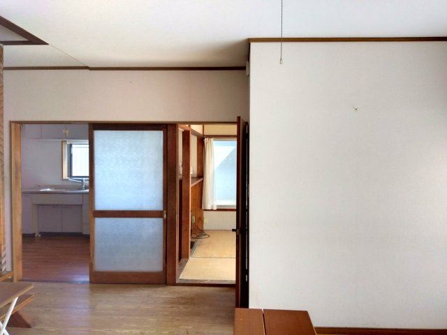 売中古戸建　駿東郡清水町長沢の内装|リビングを中心に移動しやすい、生活動線に配慮された間取りです。