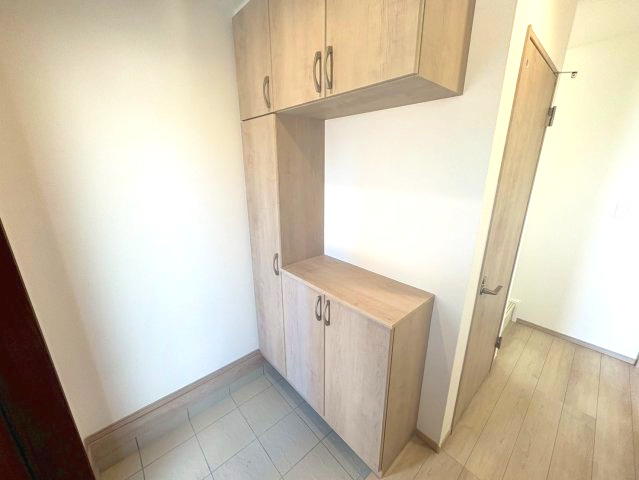 三木市緑が丘町本町　全3-2号棟の玄関