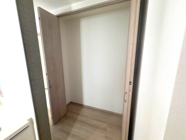 三木市緑が丘町本町　全3-2号棟の収納